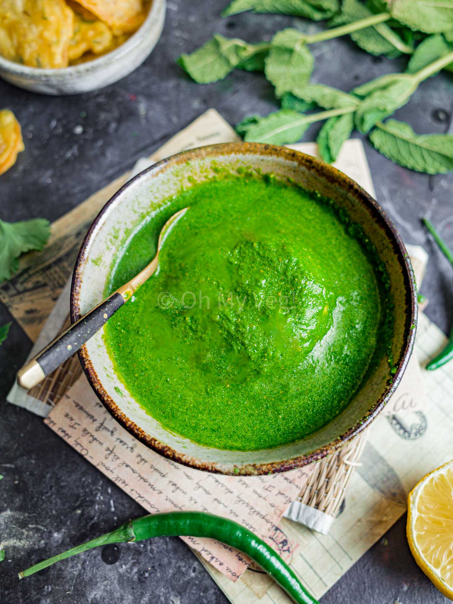Green chutney for chaat in a small bowl.