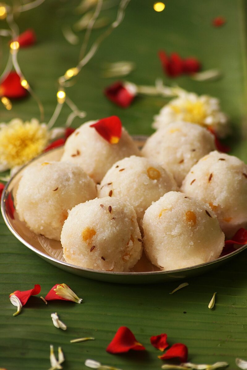 Kobbari undrallu in a bowl.