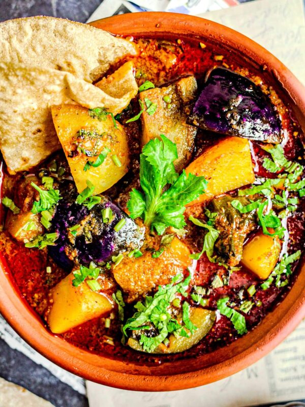 Vangi Batata Bhaji, Mahahrashtrian Aubergine Potato Curry